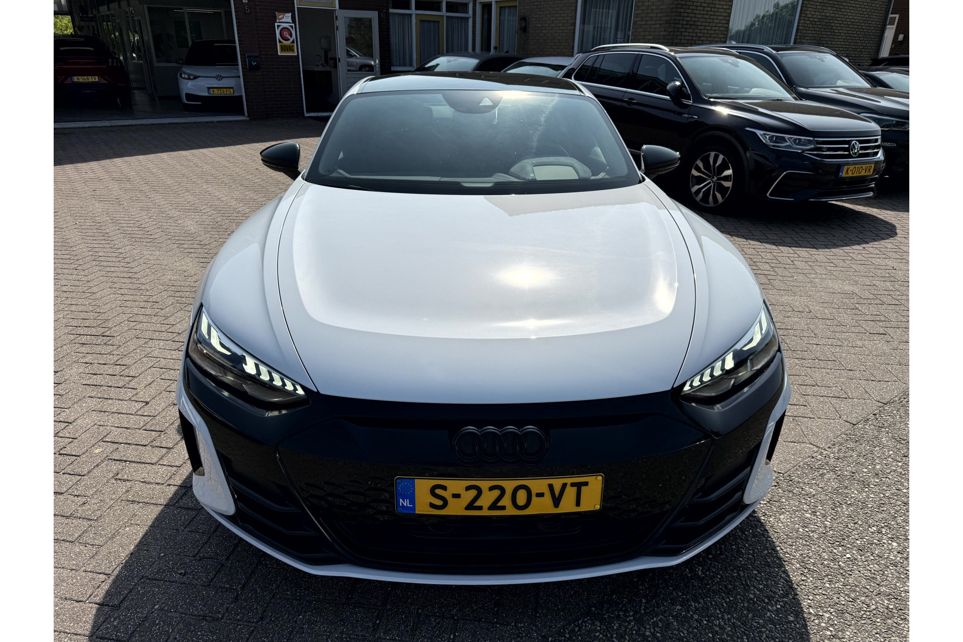 45783395-17.jpg